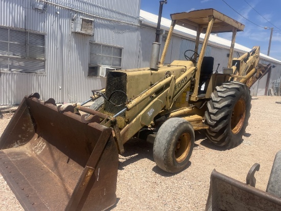 Ford 555 Loader Backhoe