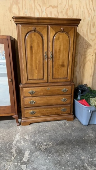 TV cabinet/armoire