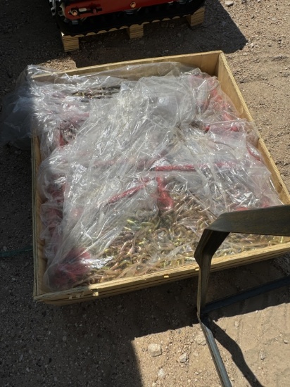 10 5/16x20' Chains & 5 Ratchet Binders