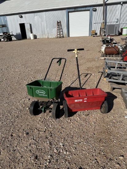 2 Fertilizer spreaders