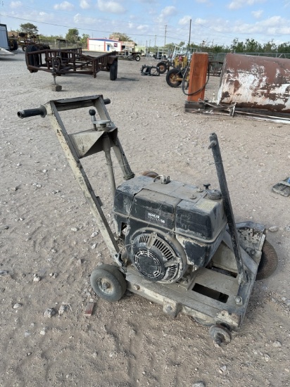 Concrete saw