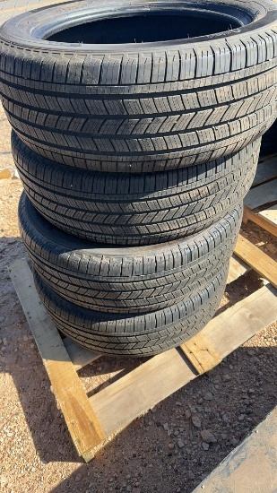 Set of 4 255/55R20 tires