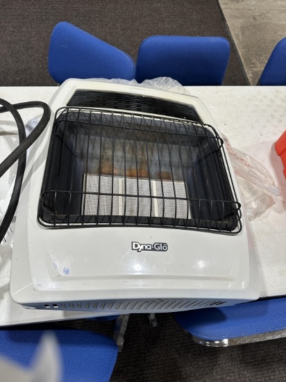 New gas wall heater w/hose & regulator