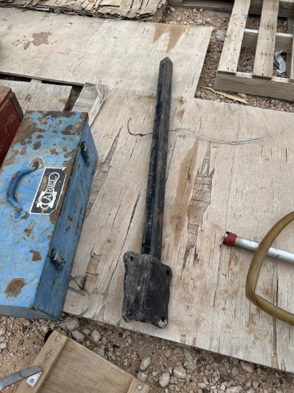 Vice mounting plate for receiver hitch