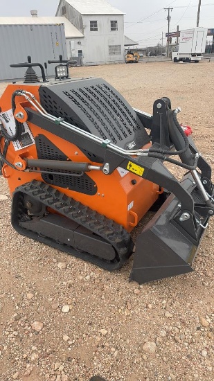 LandHero LDH-T460 Mini Skid Steer Loader