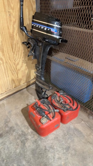 Mercury 4.5hp boat motor w/2 gas cans