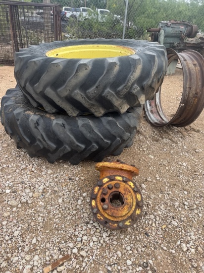 Set of Duals and hubs Fits 4440