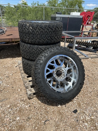 Set of 4 Terra Hunter X/T 33x12.50R20LT tires &