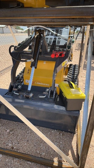LandHero 23hp Mini Skid Loader