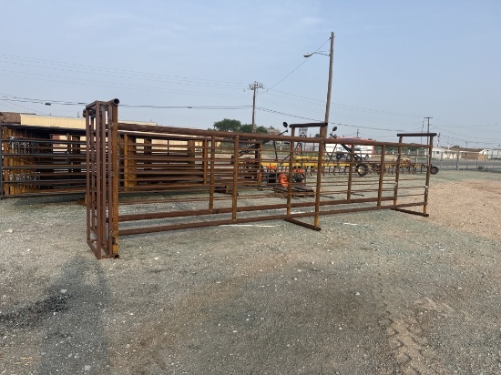 24’ Cattle Chute w/ End Gate