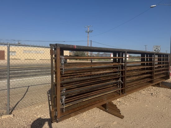 24’ Self Standing Livestock panels W/8’Gate