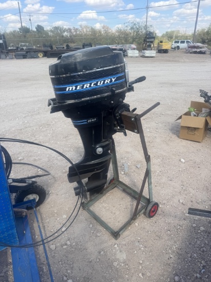 1970 20hp Mercury Boat Motor on Stand