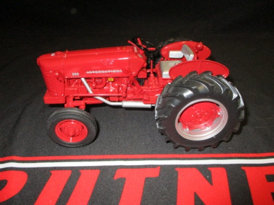 Ertl International 300 Utility