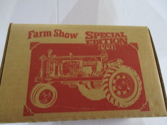 Farmall F20 Farm Show 1991 Box 260TA