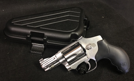 Smith & Wesson Pro Series Hammerless Revolver .357 mag