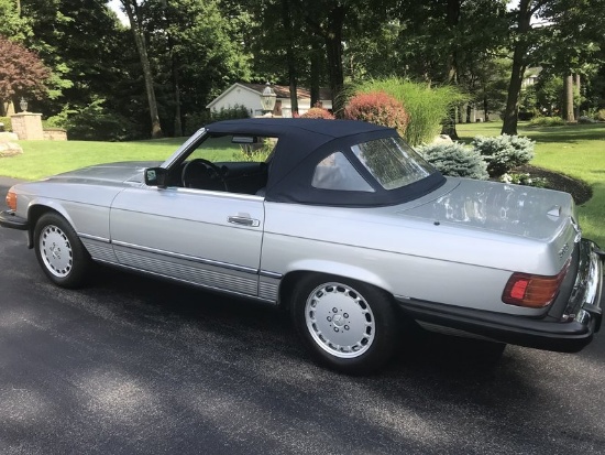 1988 Mercedes-Benz 560 SL