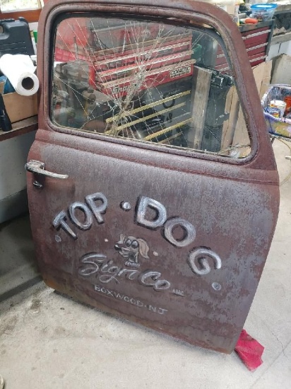 Garage ART Top Dog - Truck Door