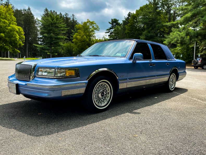 1995 Lincoln Town Car Executive | Proxibid