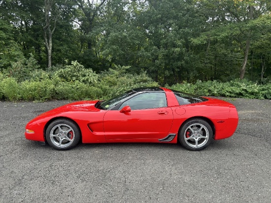 2000 Chevrolet Corvette 2 DR