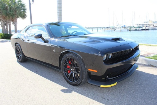2015 Dodge Challenger SRT Hellcat Coupe