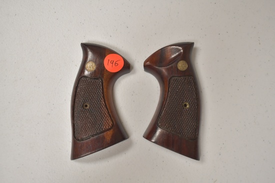 S&W WOOD TARGET GRIPS
