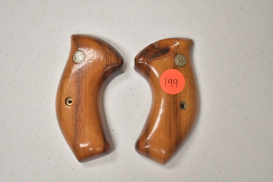 S&W WOOD GRIPS