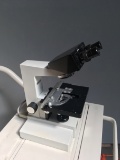 Leitz SM-LUX Microscope