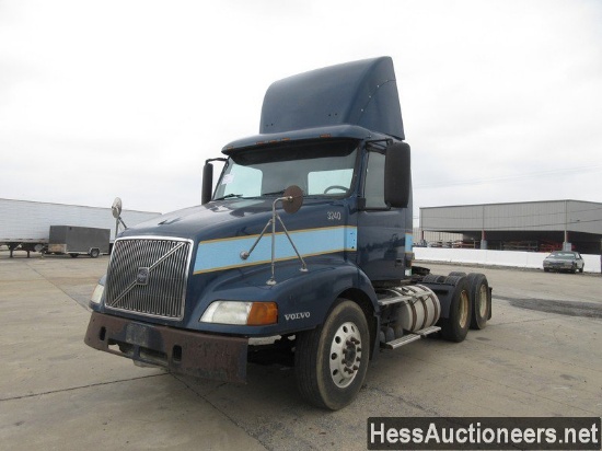 2011 Volvo N14 Day Cab Truck Tractor
