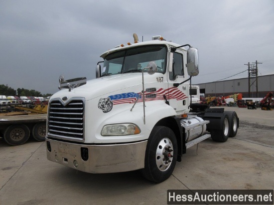 2005 Mack Vision ZXN613 Day Cab Truck Tractor