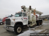 1997 FORD LT9000 BOOM TRUCK WITH PIONEER CRANE