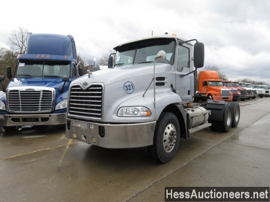 2007 MACK CH613 T/A DAYCAB