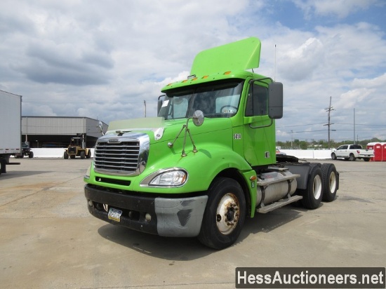 2005 FREIGHTLINER COLUMBIA DAYCAB
