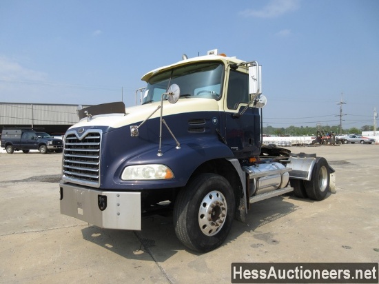 2006 MACK CXN612 S/A DAYCAB