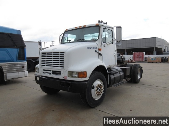 1996 INTERNATIONAL 8100 S/A DAYCAB