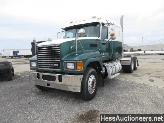 2012 MACK CH613 T/A SLEEPER