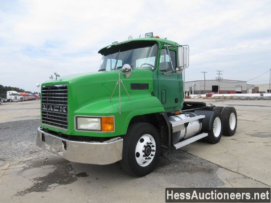 1997 MACK CH613 T/A DAYCAB