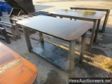 WELDING TABLE WITH SHELF