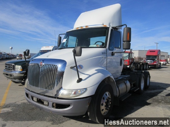 2013 INTERNATIONAL 8600 T/A DAYCAB