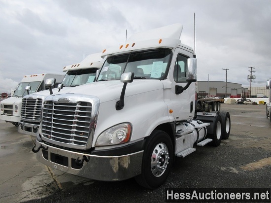 2011 FREIGHTLINER CASCADIA T/A DAYCAB