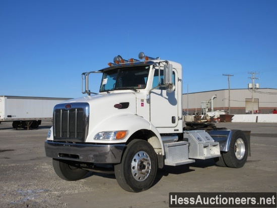 2005 PETERBILT 335 S/A DAYCAB