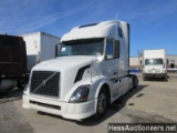 2011 VOLVO T/A SLEEPER