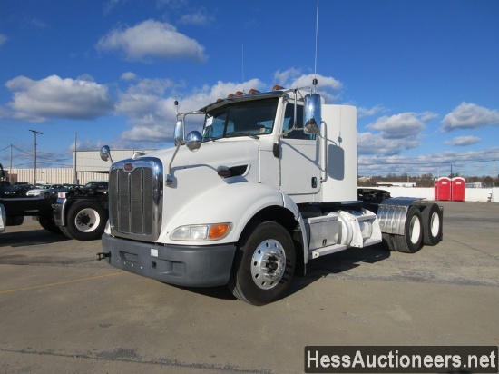 2014 PETERBILT 384 T/A DAYCAB