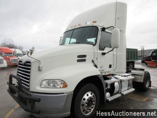 2013 MACK CXU612 S/A DAYCAB