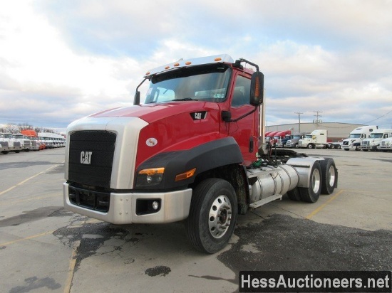 2015 CAT CT660 T/A DAYCAB