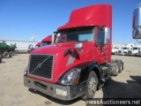 2015 VOLVO VNL62T300 T/A DAYCAB