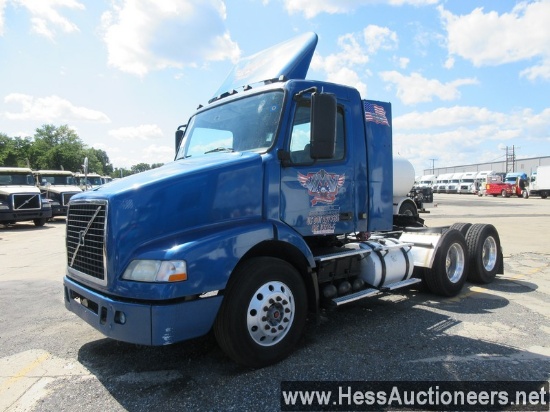 2009 VOLVO VNL T/A DAYCAB, TITLE DELAY, 482951 MILES ON ODO, ECM 482951, 49478 GVW, 15000 LT WT, VOL