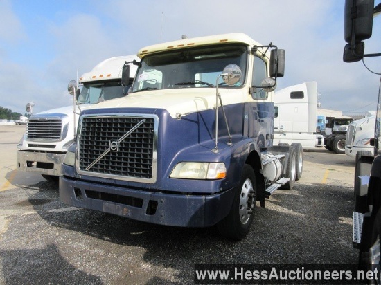 2005 VOLVO VNM64T200 T/A DAYCAB, TITLE DELAY, 760752 MILES ON ODO, ECM 760752, 50000 GVW, VOLVO 6 CY