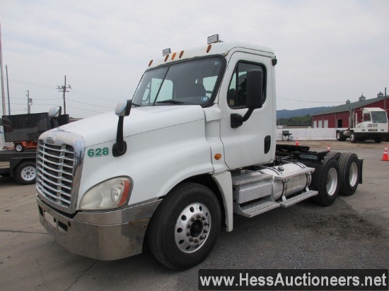 2009 FREIGHTLINER CASCADIA T/A DAYCAB, 821226 MILES ON ODO, 52000 GVW, DETROIT DD60 14.L, JAKE, DIES