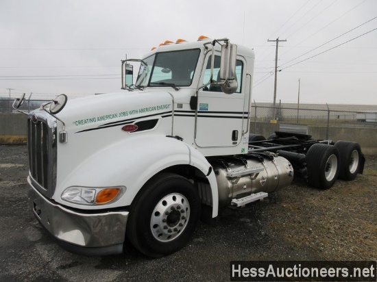 2015 PETERBILT 384 T/A DAYCAB, OUT OF LNG FUEL, 452219 MILES ON ODO, ECM 452220, 51200 GVW, CUMMINS 