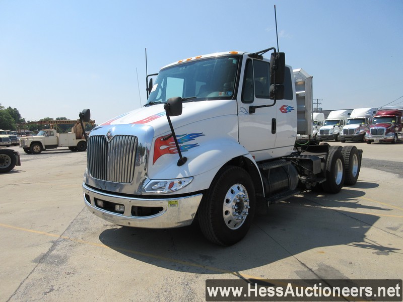 2006 INTERNATIONAL 8600 SLEEPER, 565897 MILES ON | Proxibid